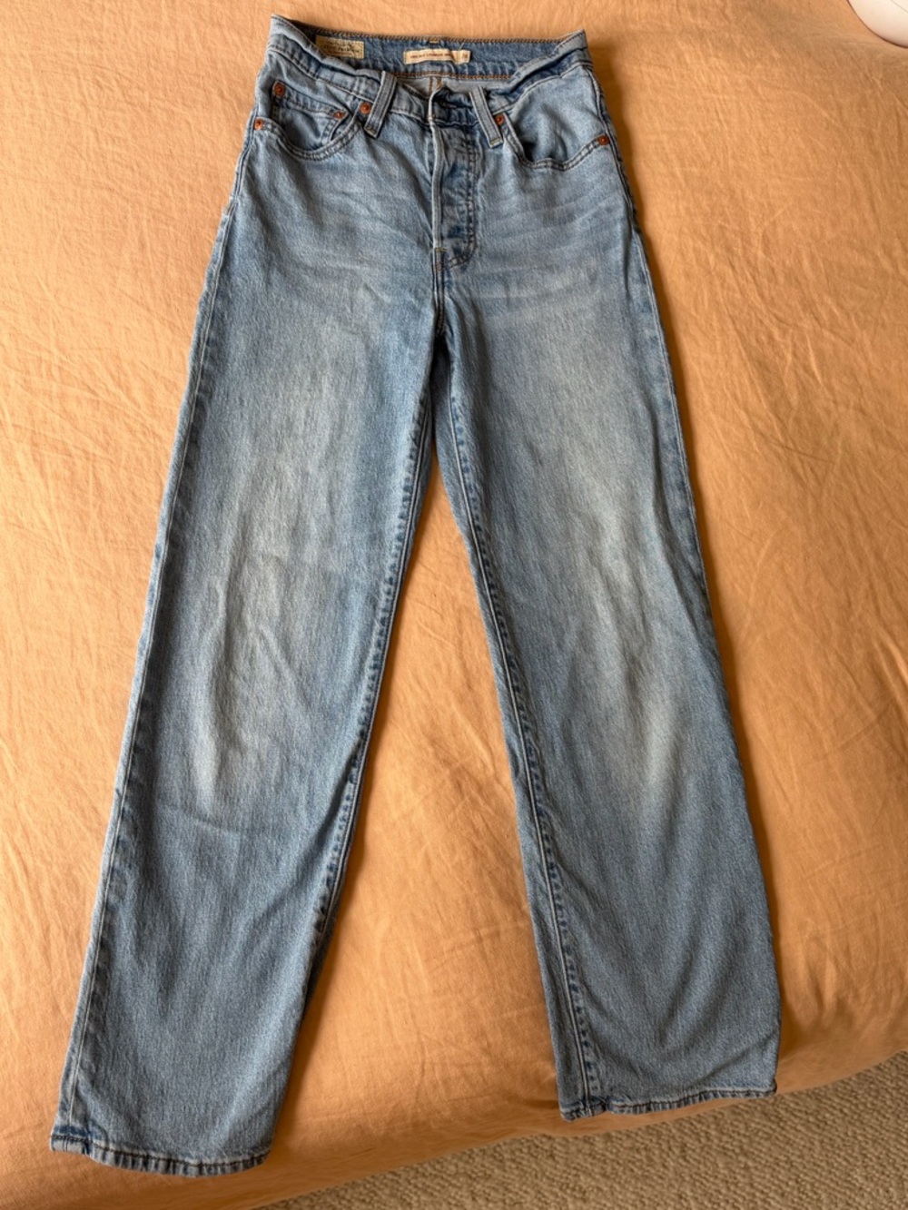 Levi’s Ribcage Straight Ankle Jeans, 24